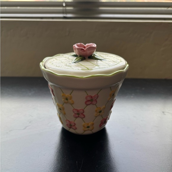 Longaberger Dogwood bathroom toothbrush set - Picture 8 of 10